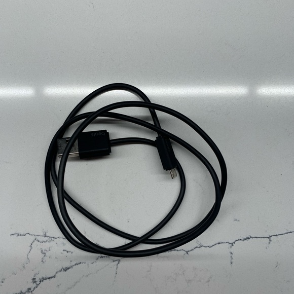 All Black Solo 3 Wireless Beats Headphones - Picture 8 of 8